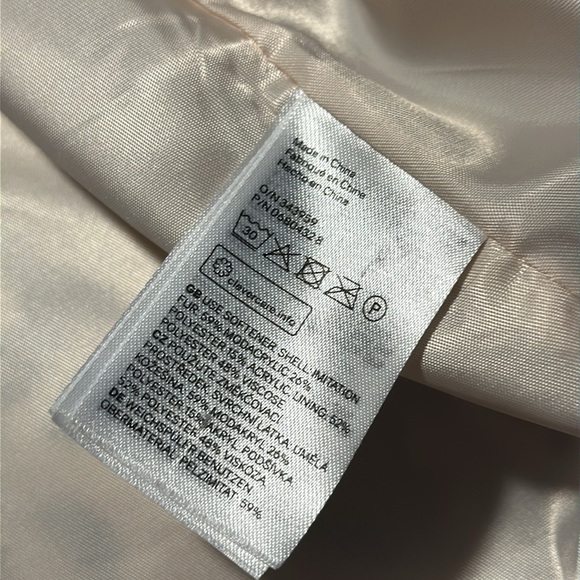 H&M Faux Fur animal print coat. Size 2. Fits like a Medium. - Picture 5 of 6